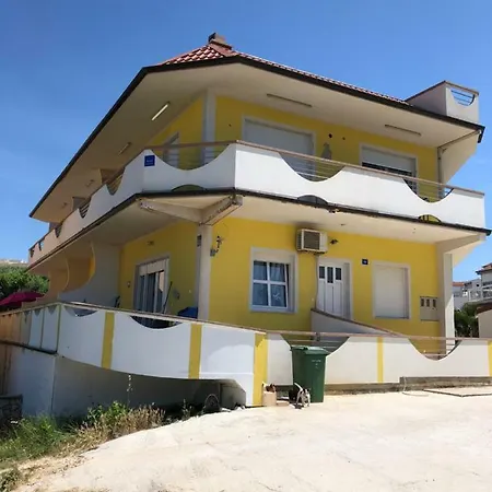 Elia * فير