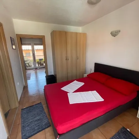 Elia Apartment
