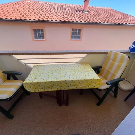 Elia Apartment