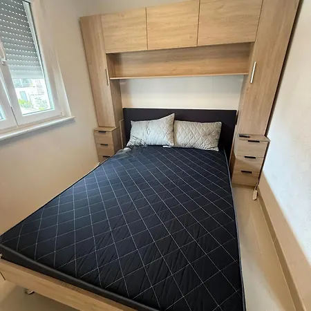Elia Apartment